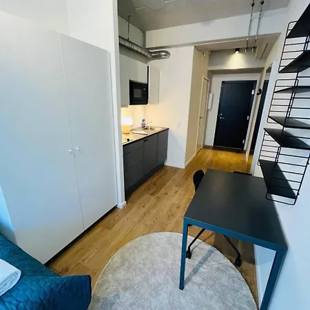 With Double Bed And Kitchen 3 公寓 *